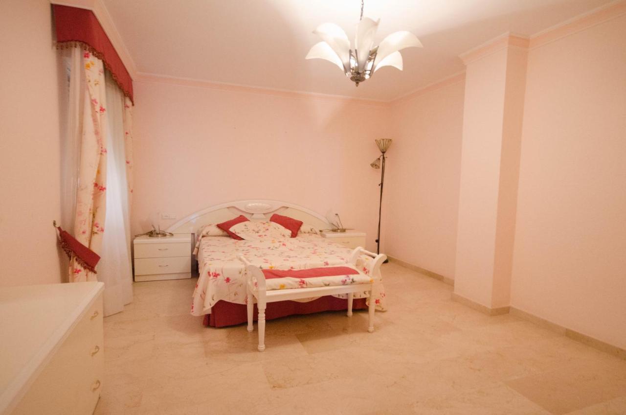 Aparment Neptuno- Located On The Promenade A Few Metres From The Beach. Estepona Eksteriør bilde