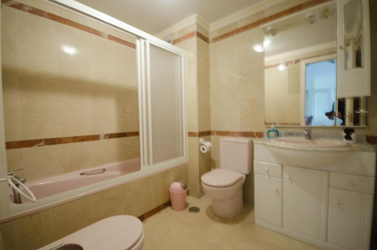 Aparment Neptuno- Located On The Promenade A Few Metres From The Beach. Estepona Eksteriør bilde